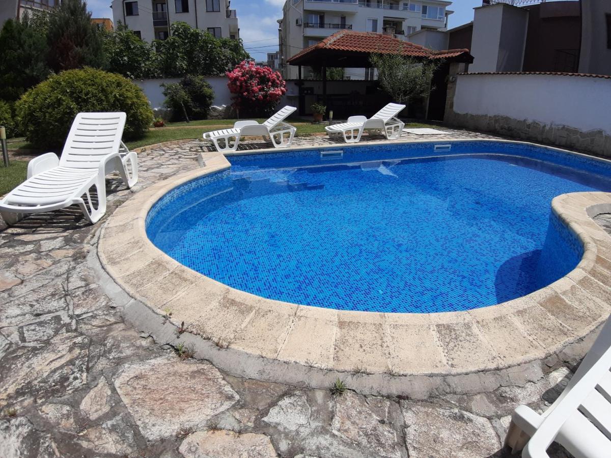 Guest Rooms Deva Burgas City Exterior foto